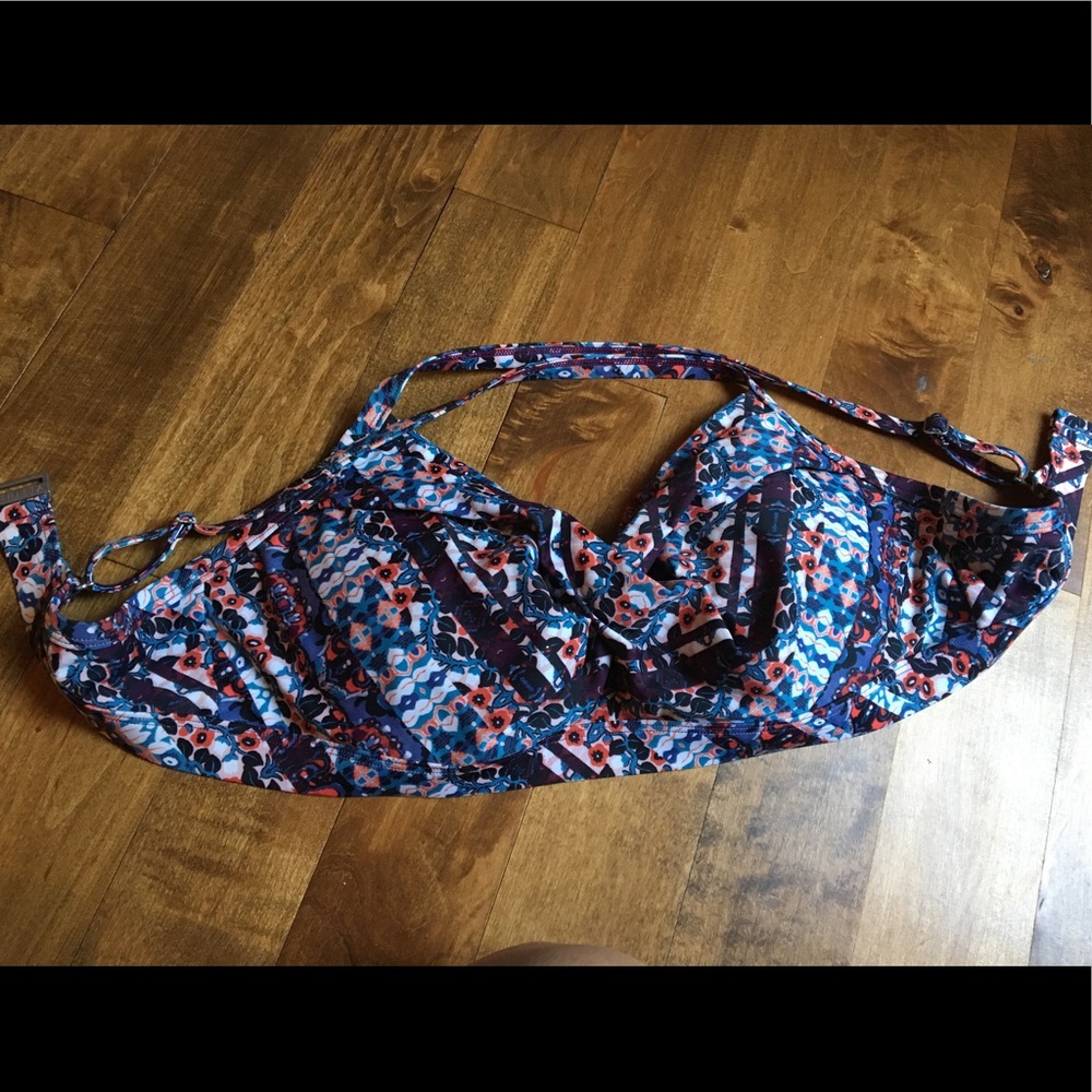 Athleta bikini top, size 36 D/DD